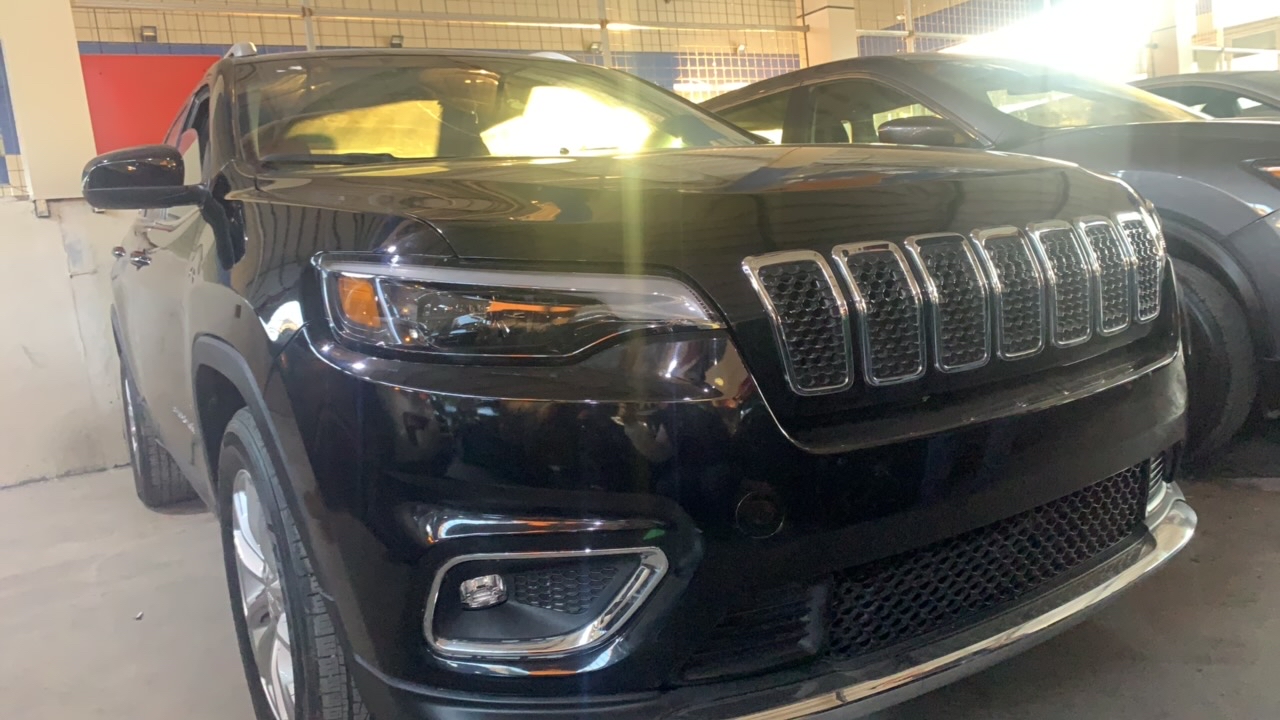 جیپ شیرۆکی